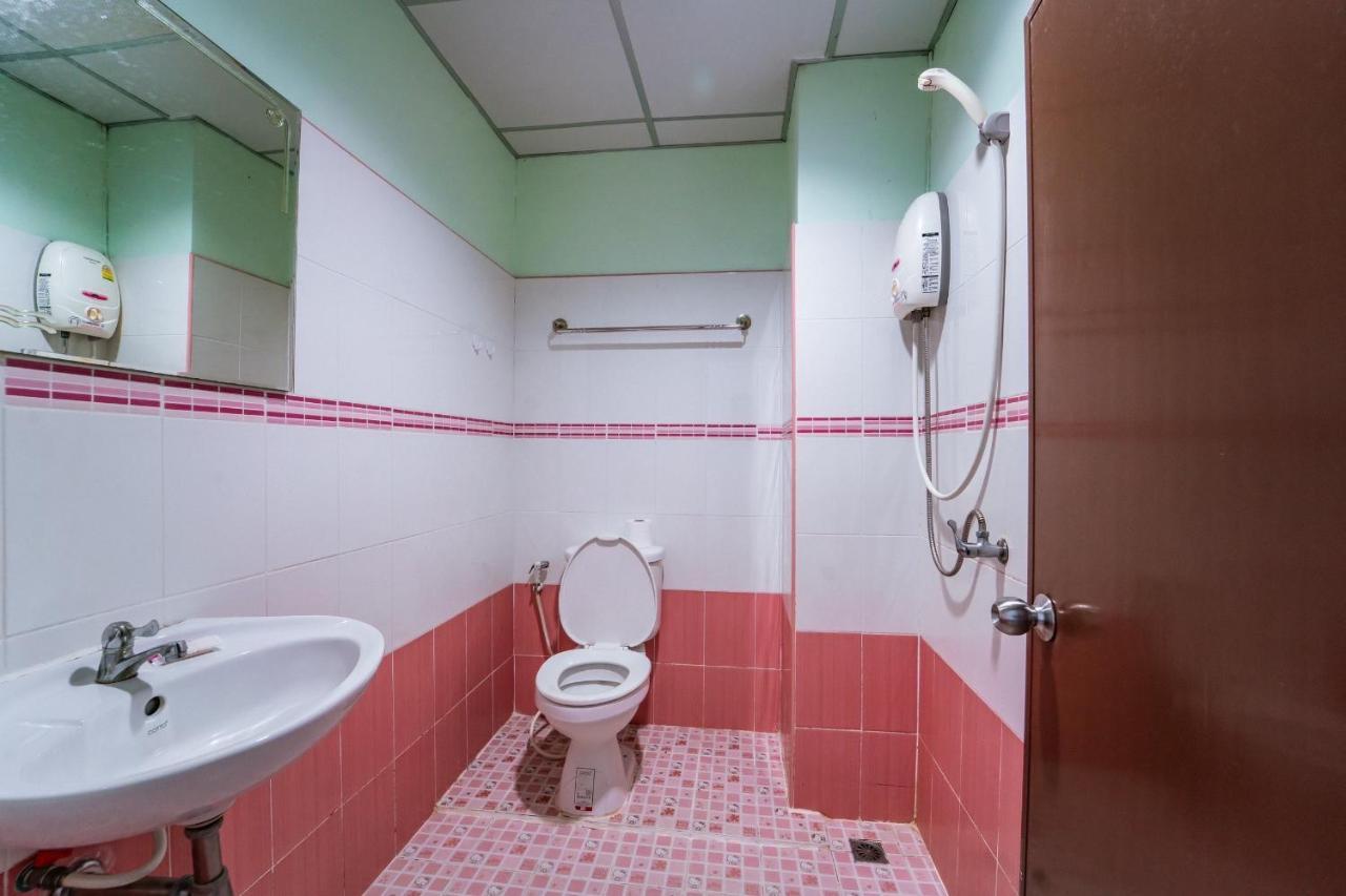 Mind And Punpun Apartment Surat Thani Exteriör bild